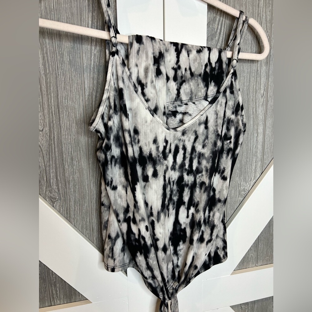 B4.13 Secret Treasureās 2 pc intimate set w/adjustable straps black/gray. Sz8-10 - Picture 5 of 5